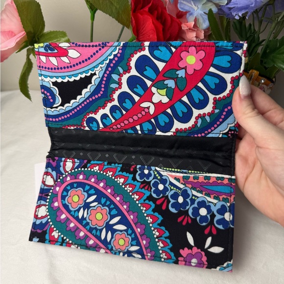 NWT Vera Bradley Haymarket Paisley Checkbook Cover Retired Pattern - Picture 5 of 5